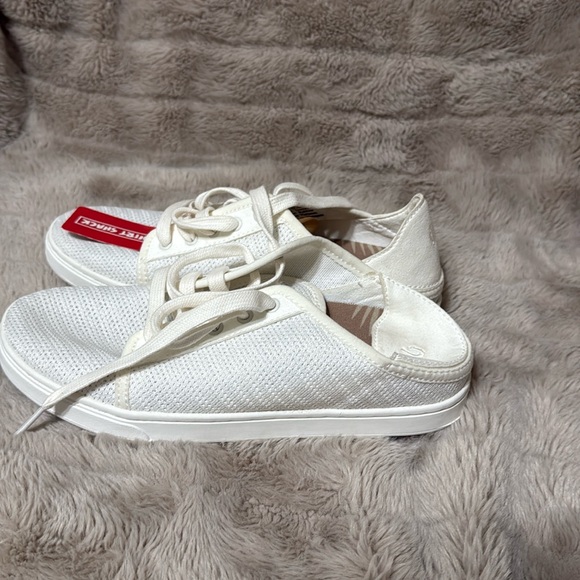 OluKai Women's Pehuea Li Casual Sneakers - Picture 5 of 5